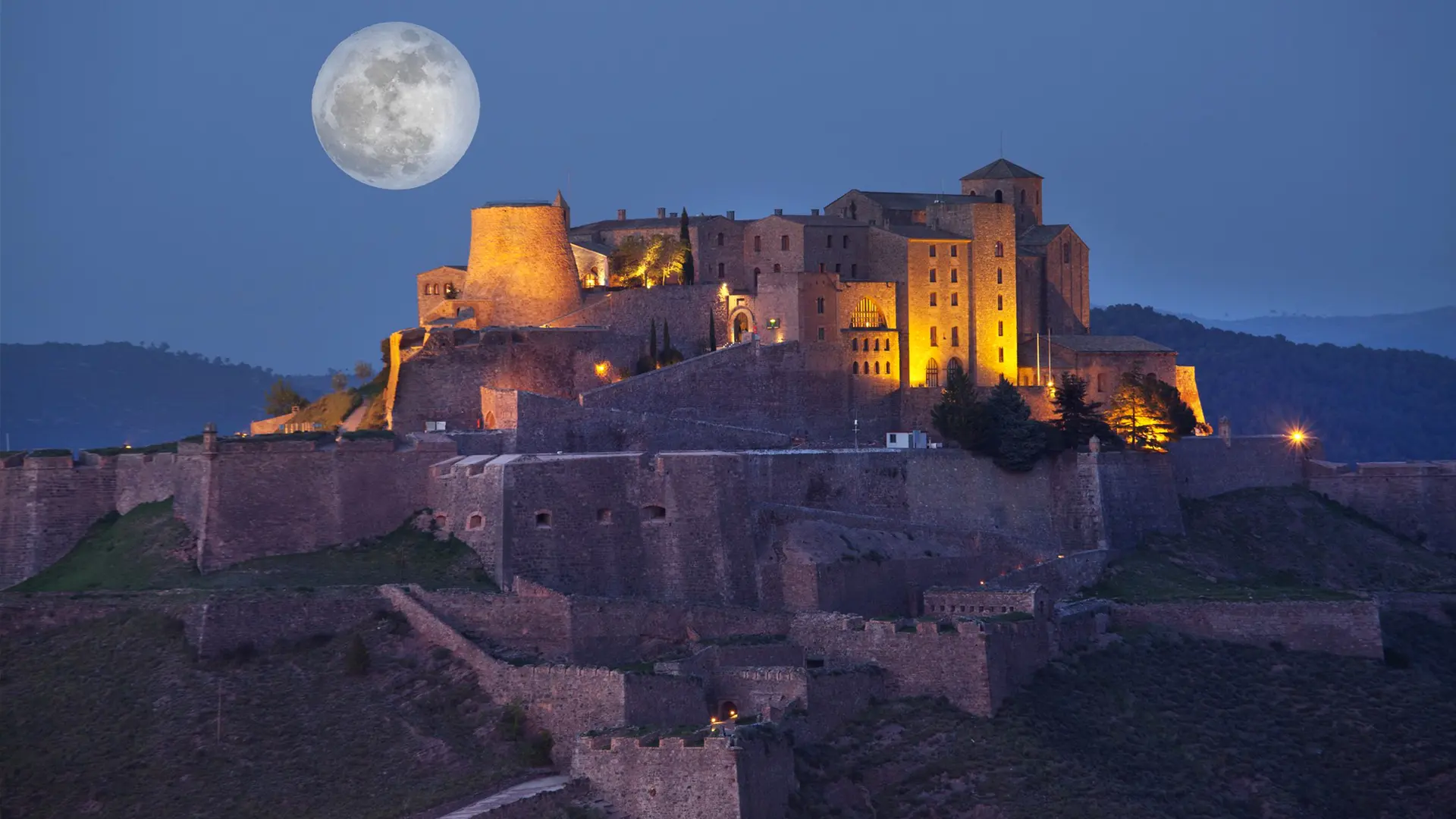 Castles_SpainInside_Cardona