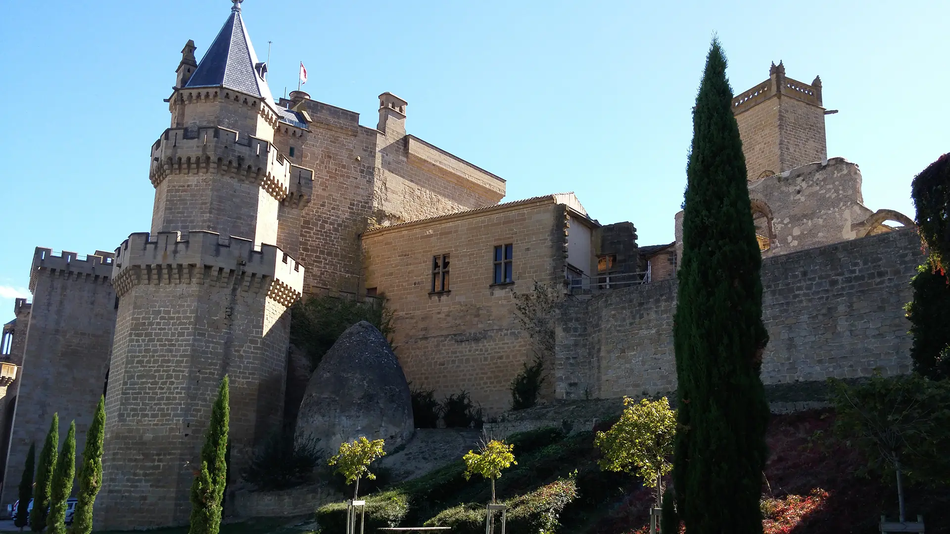 Castles_SpainInside_olite2